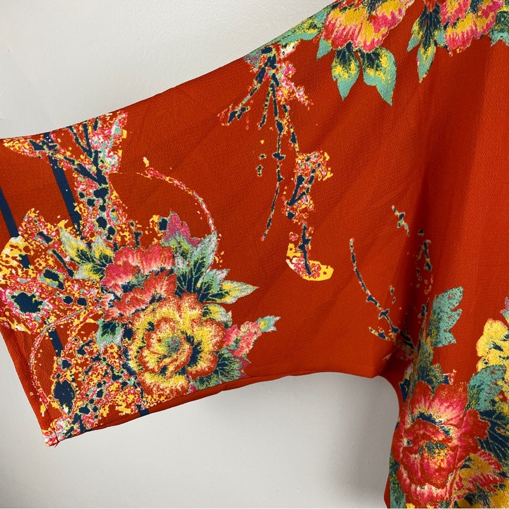 Floral V-Neck Women's Top - Orange - Picture 4 of 10